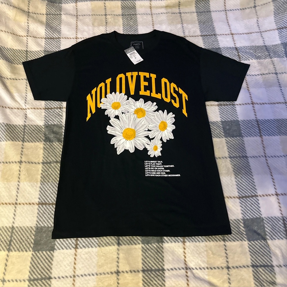 Men’s black RUE 21 “no love lost” flower tee shirt